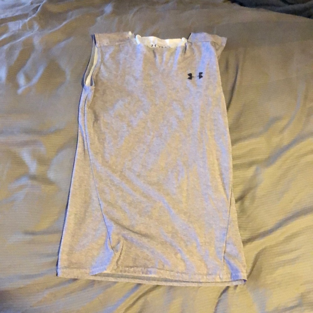 No sleeve undershirt